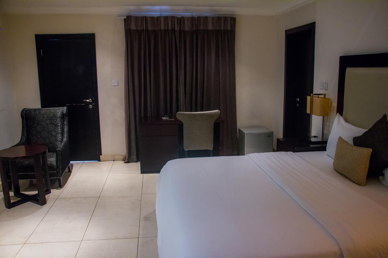 S & S Hotel & Suites Lagos Dış mekan fotoğraf