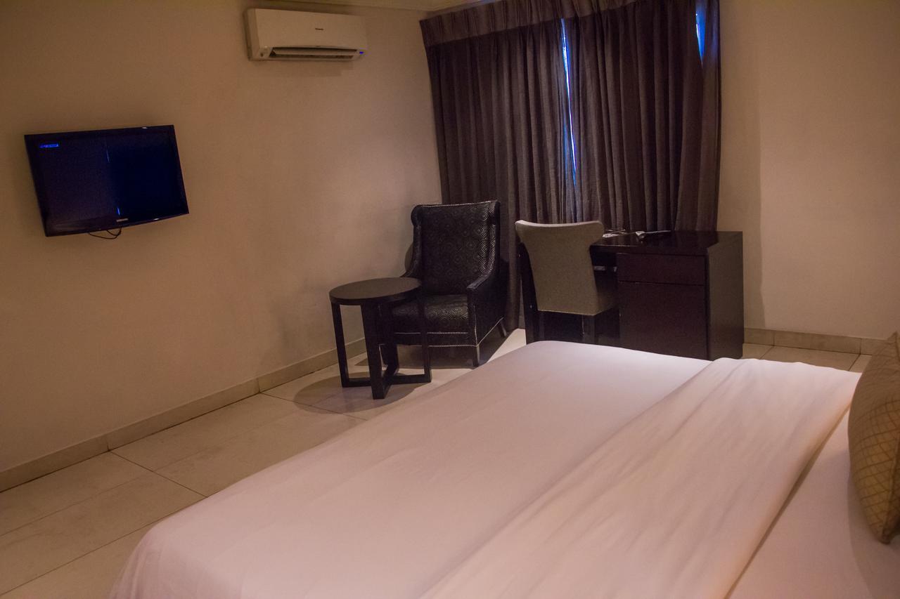 S & S Hotel & Suites Lagos Dış mekan fotoğraf
