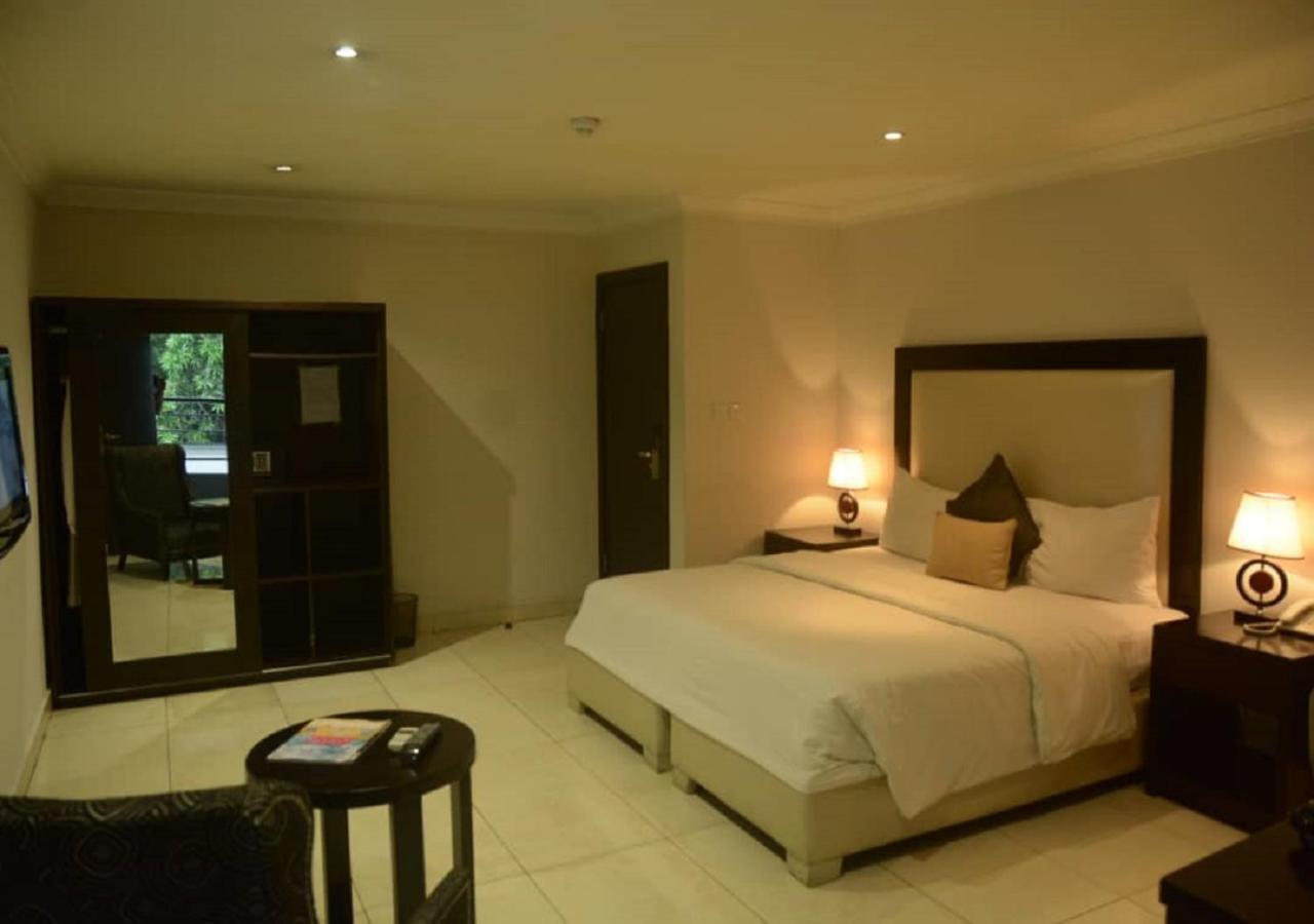 S & S Hotel & Suites Lagos Dış mekan fotoğraf