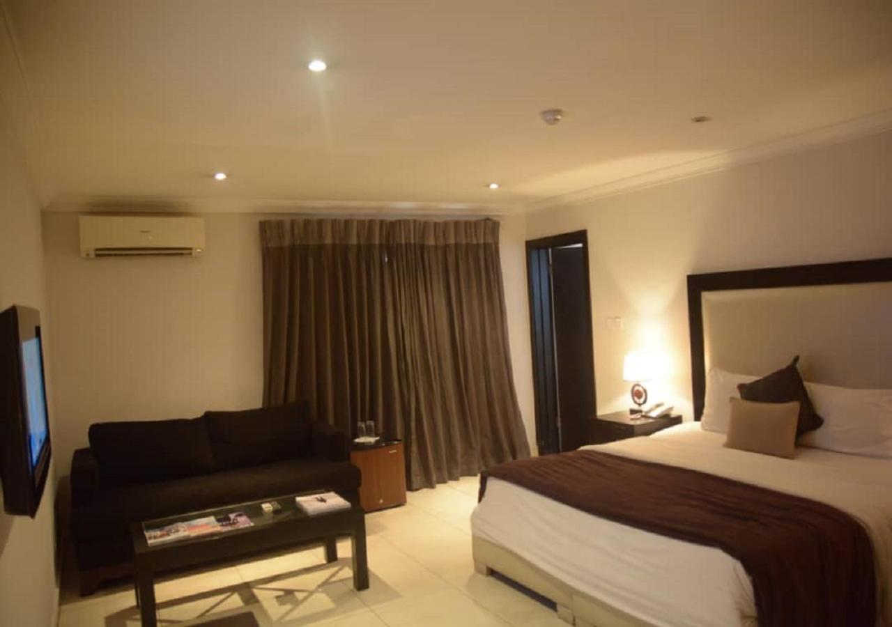 S & S Hotel & Suites Lagos Dış mekan fotoğraf