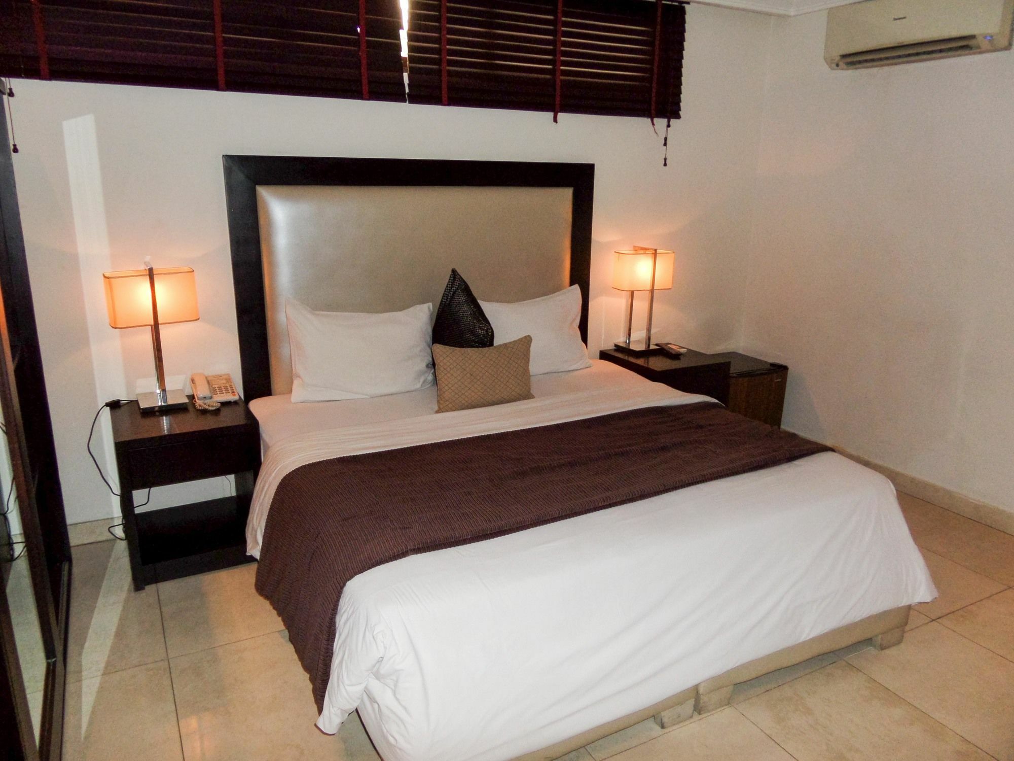 S & S Hotel & Suites Lagos Dış mekan fotoğraf