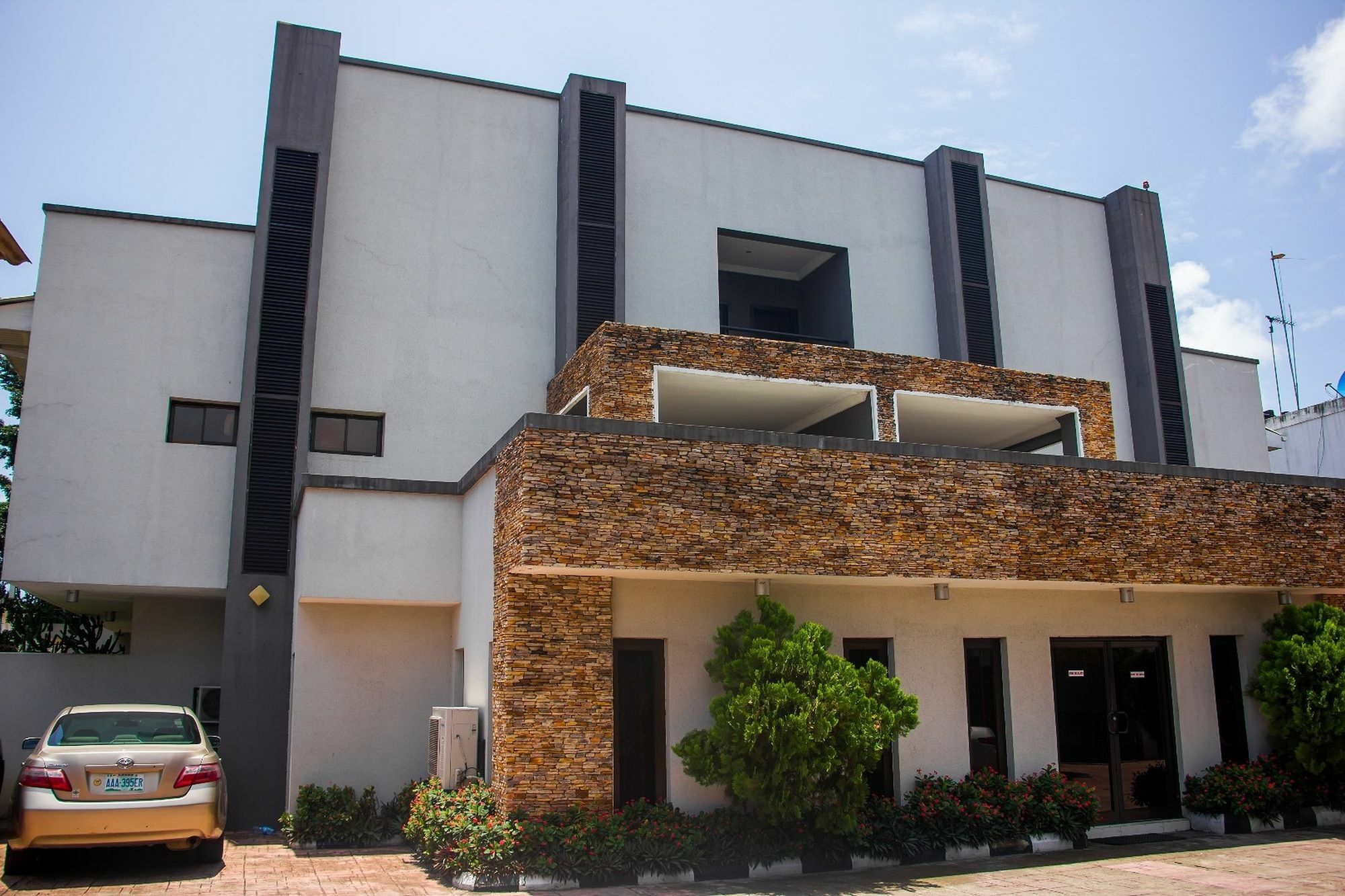 S & S Hotel & Suites Lagos Dış mekan fotoğraf