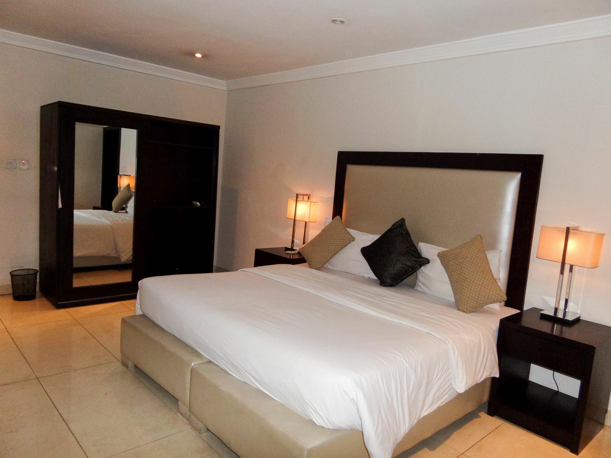 S & S Hotel & Suites Lagos Dış mekan fotoğraf