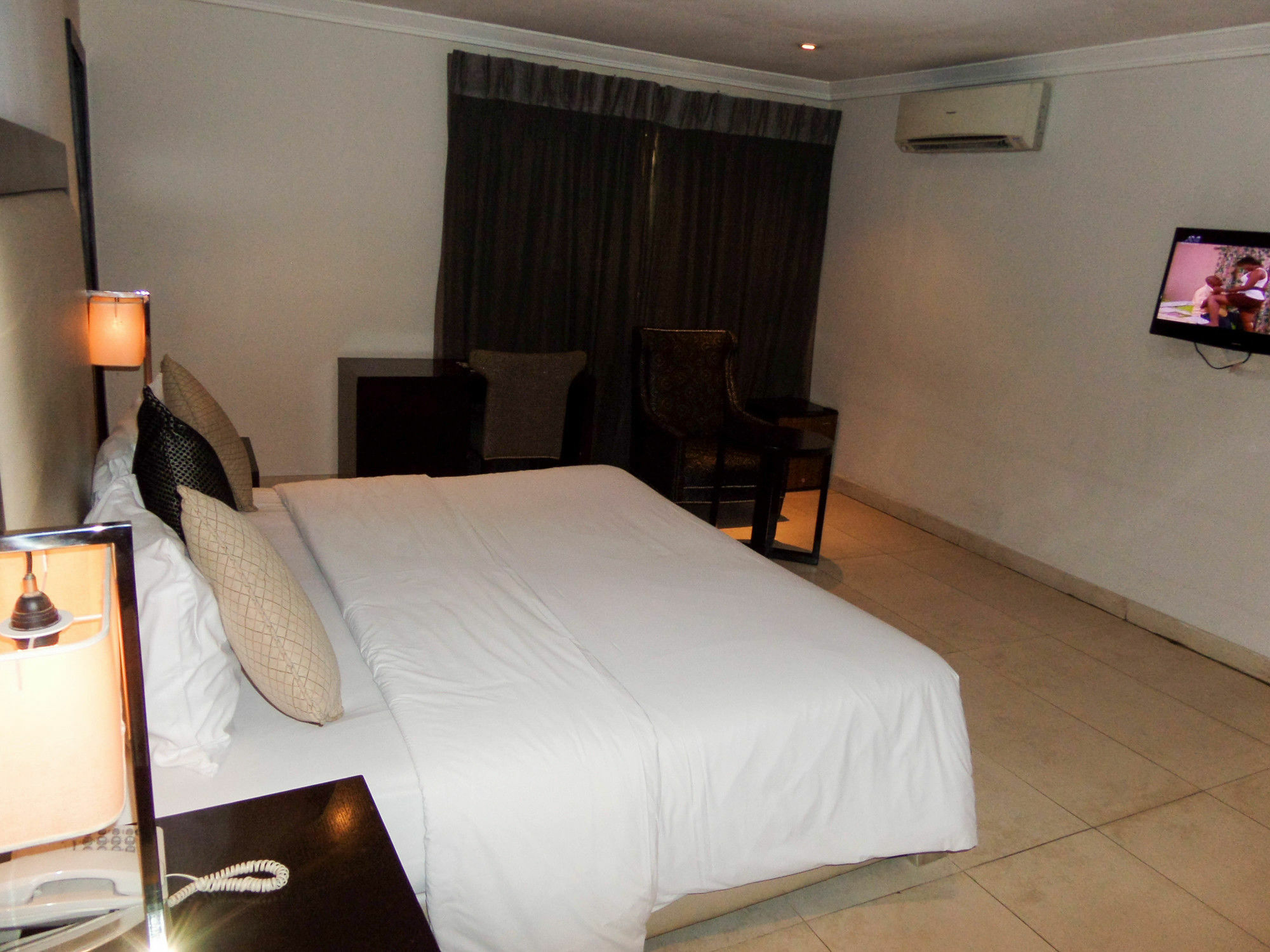S & S Hotel & Suites Lagos Dış mekan fotoğraf