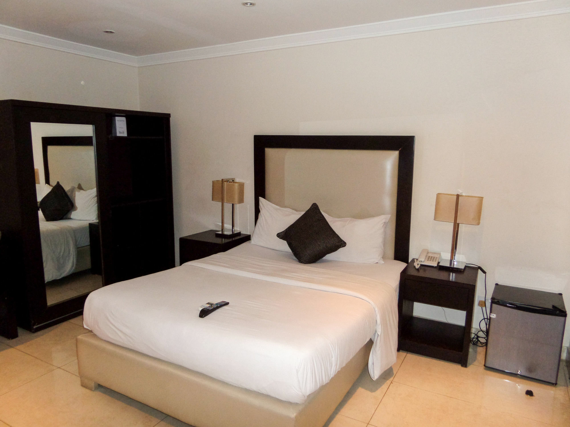 S & S Hotel & Suites Lagos Dış mekan fotoğraf