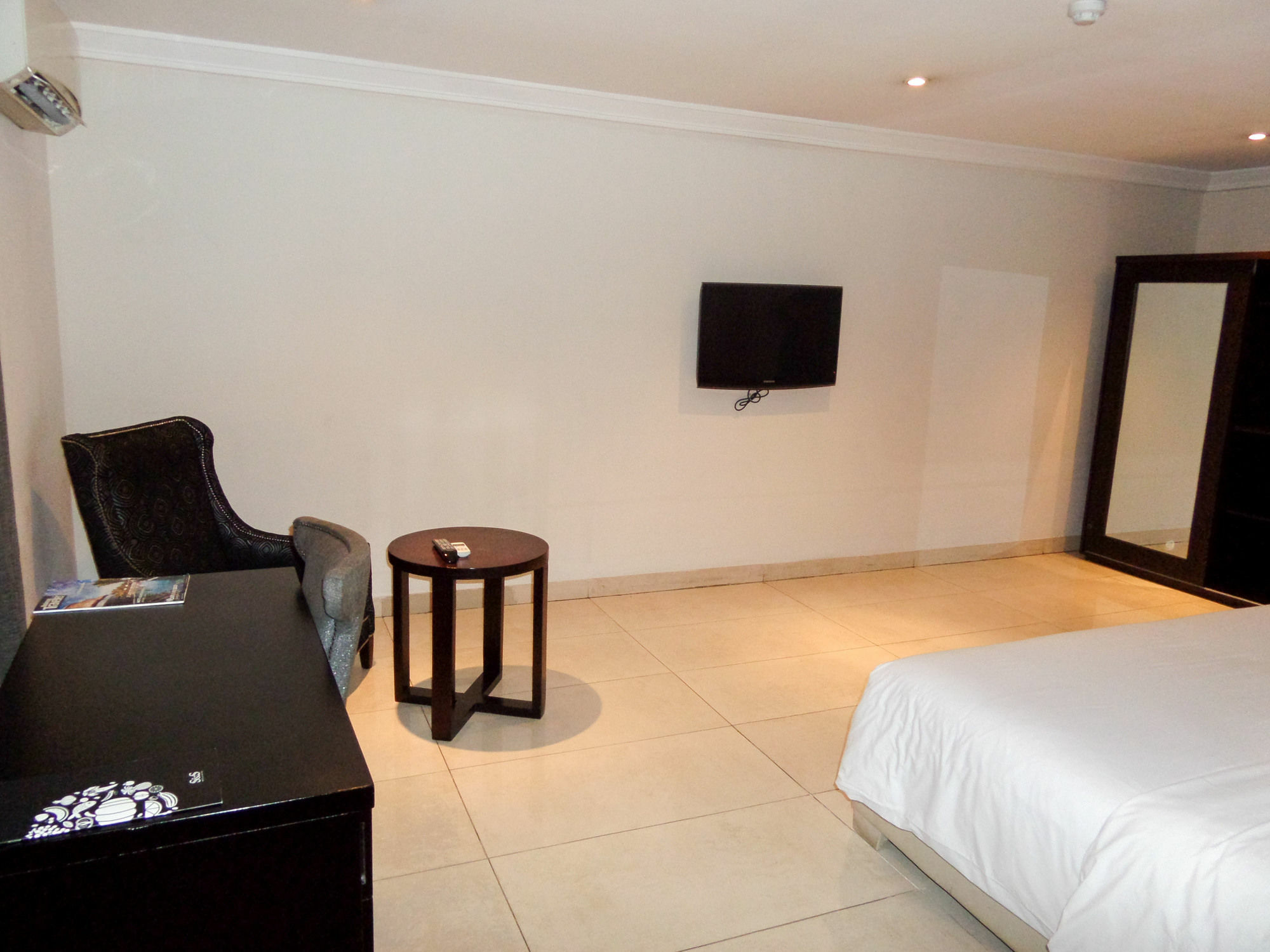 S & S Hotel & Suites Lagos Dış mekan fotoğraf