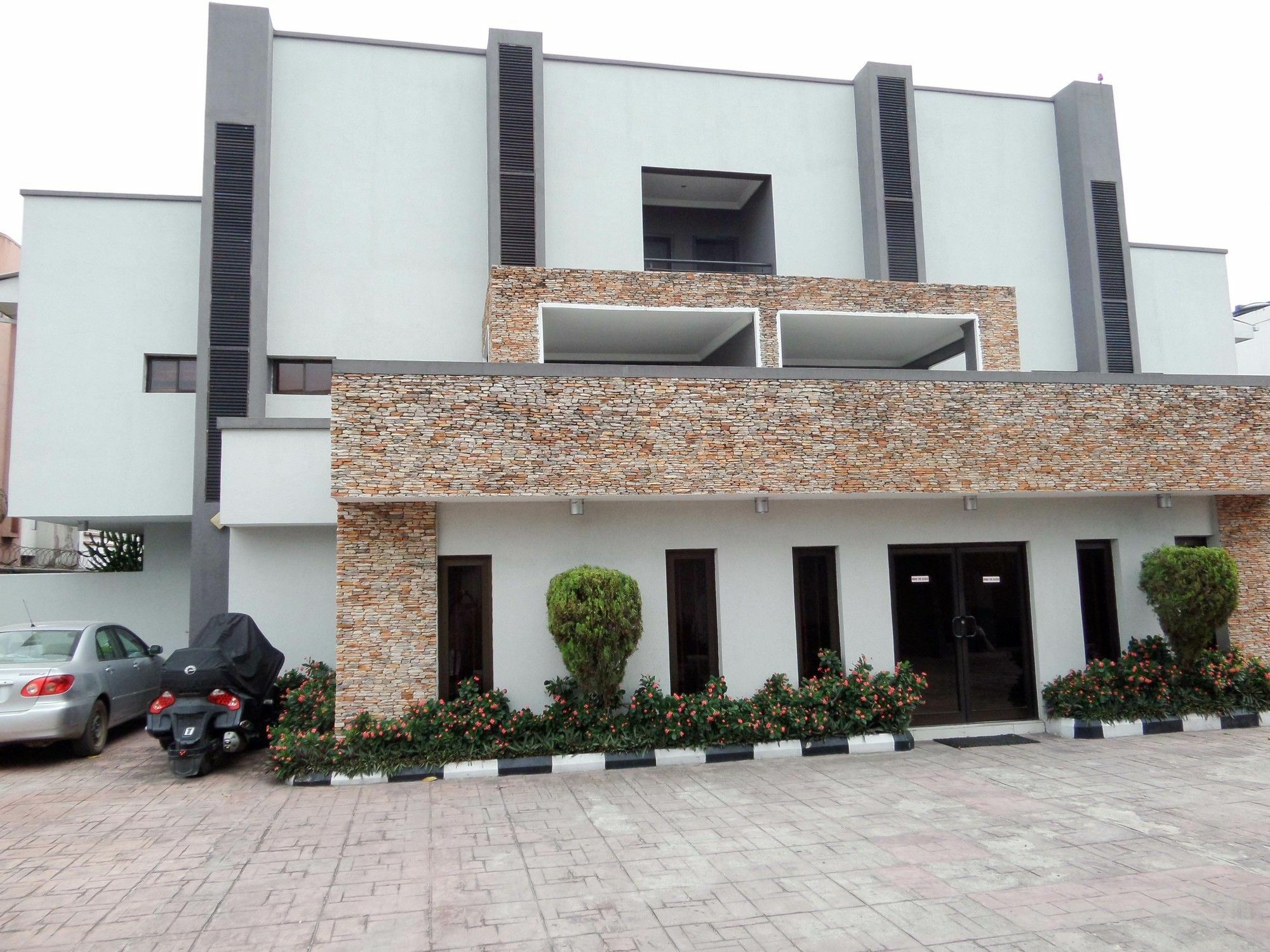 S & S Hotel & Suites Lagos Dış mekan fotoğraf