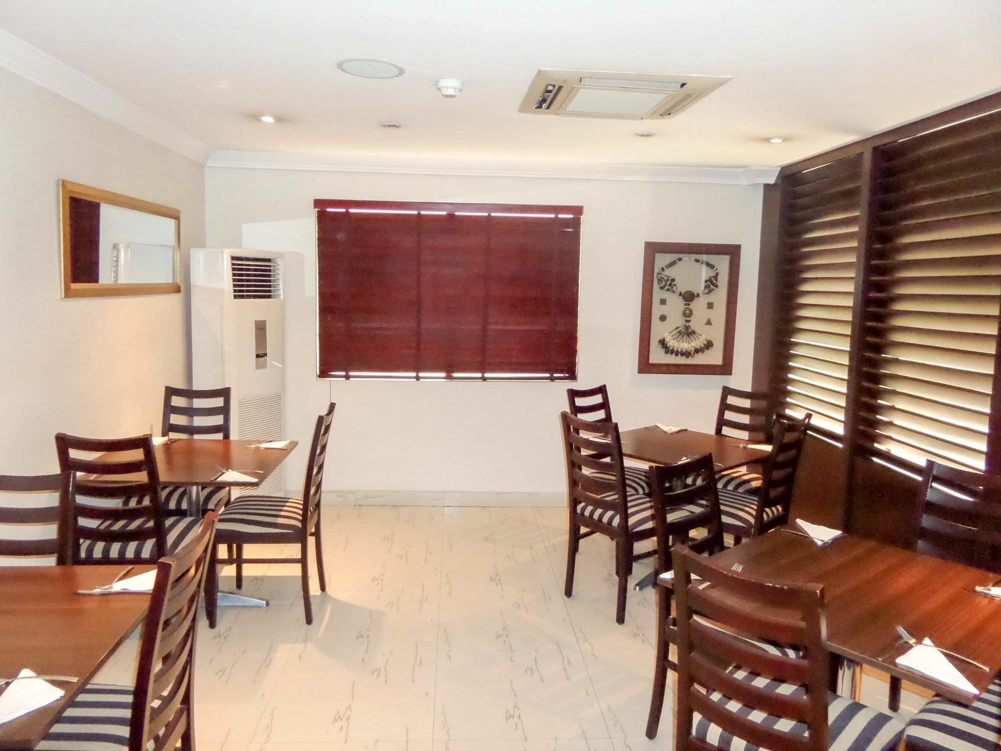S & S Hotel & Suites Lagos Dış mekan fotoğraf